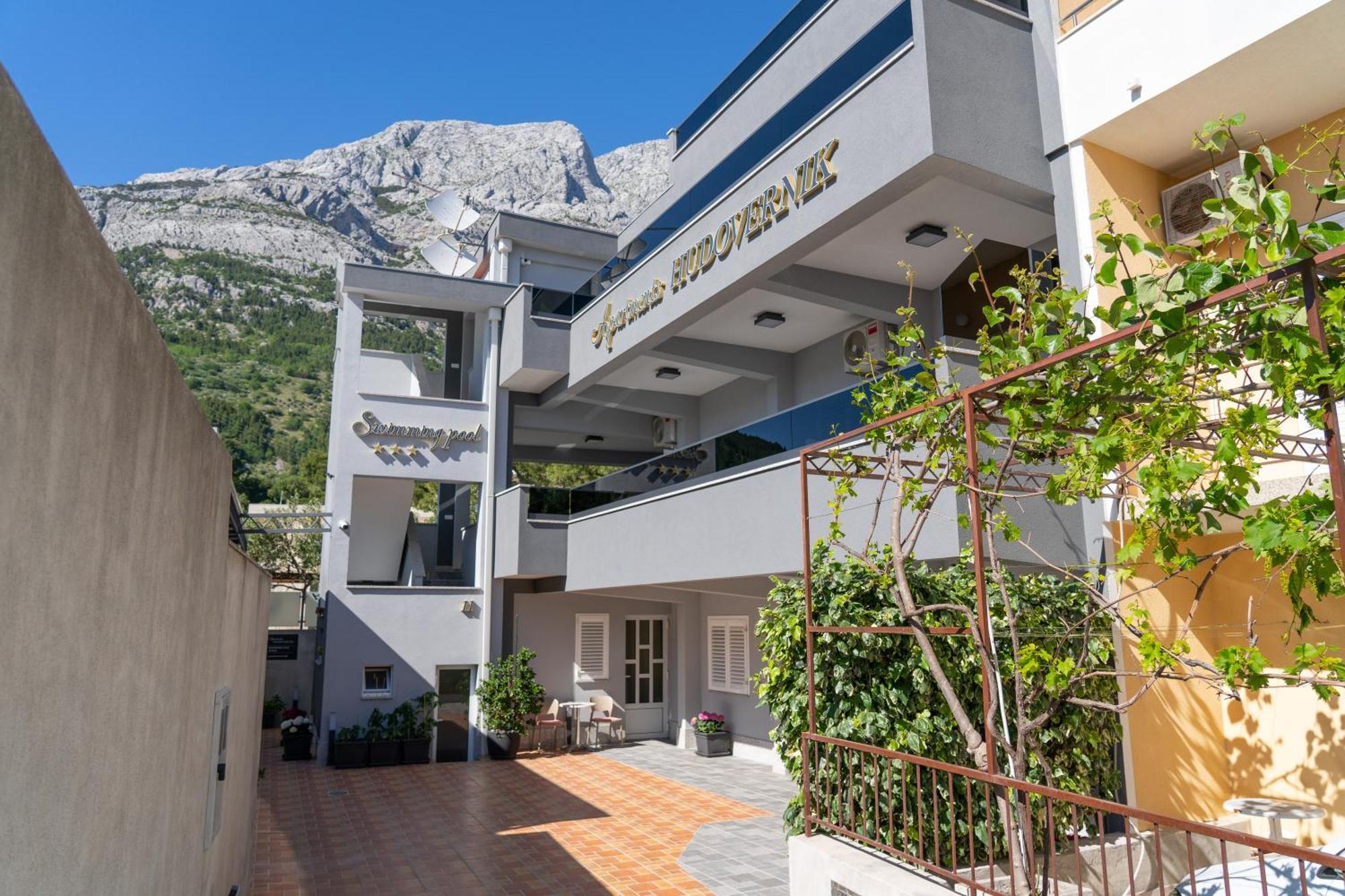 Apartments Hudovernik Baška Voda Eksteriør bilde