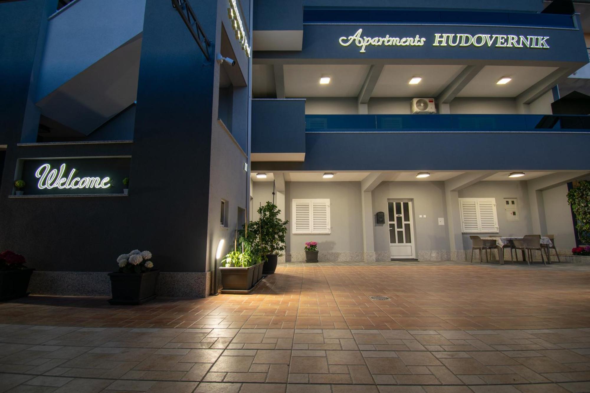 Apartments Hudovernik Baška Voda Eksteriør bilde
