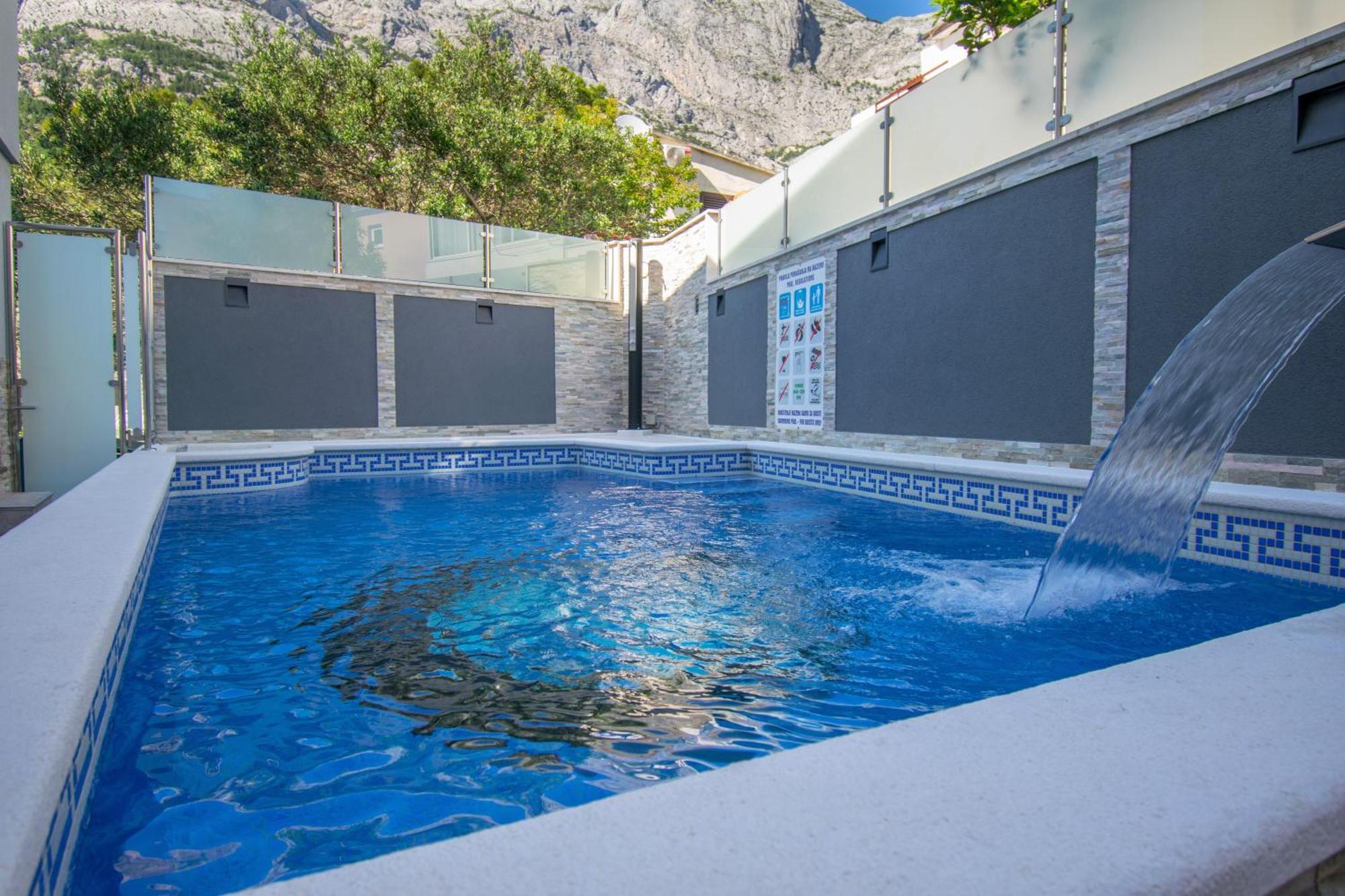 Apartments Hudovernik Baška Voda Eksteriør bilde