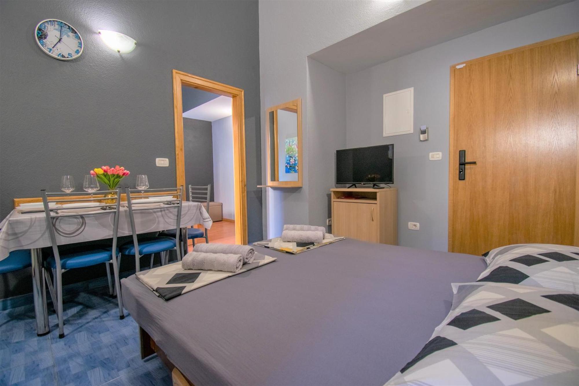 Apartments Hudovernik Baška Voda Eksteriør bilde