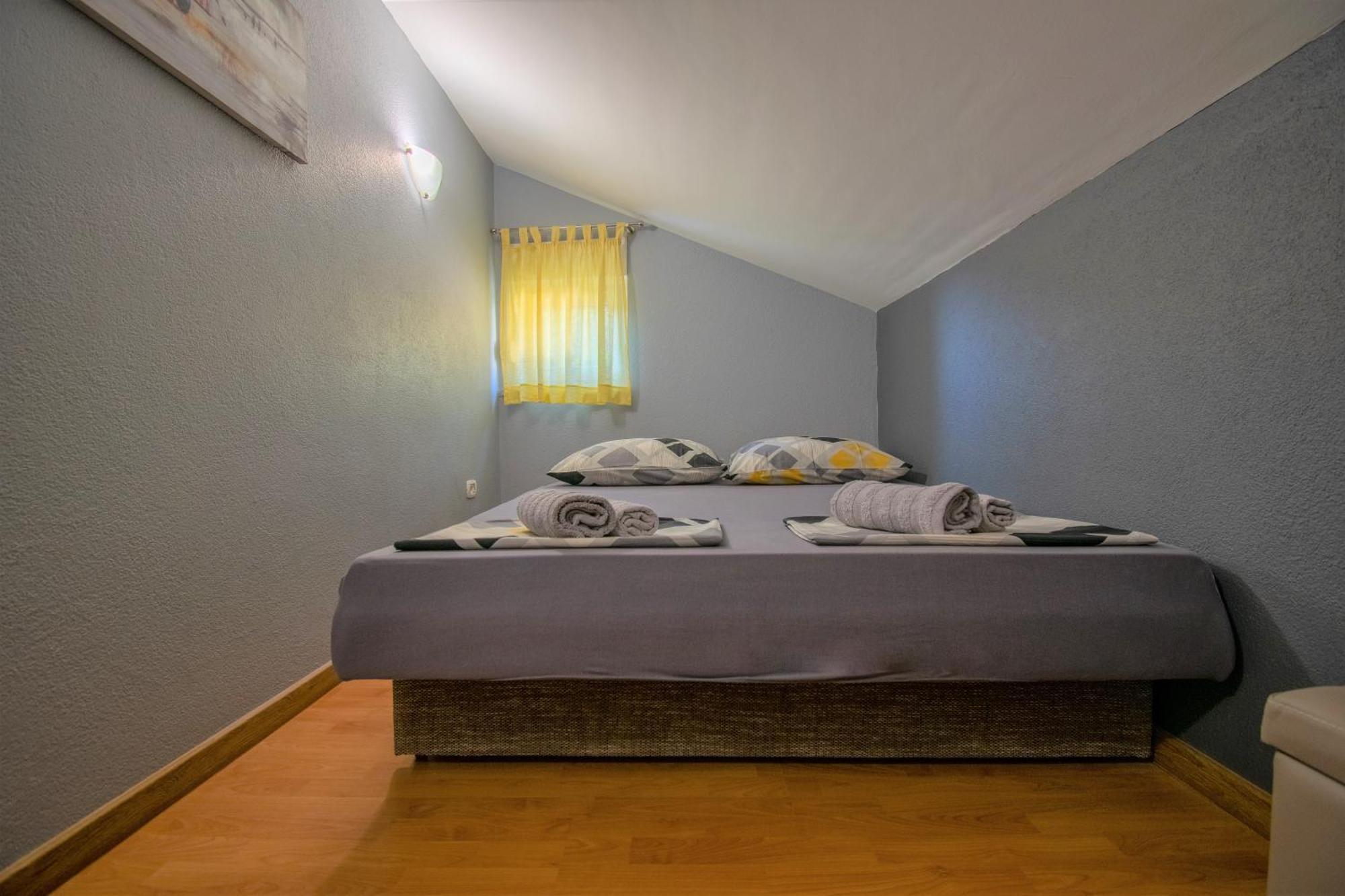 Apartments Hudovernik Baška Voda Eksteriør bilde