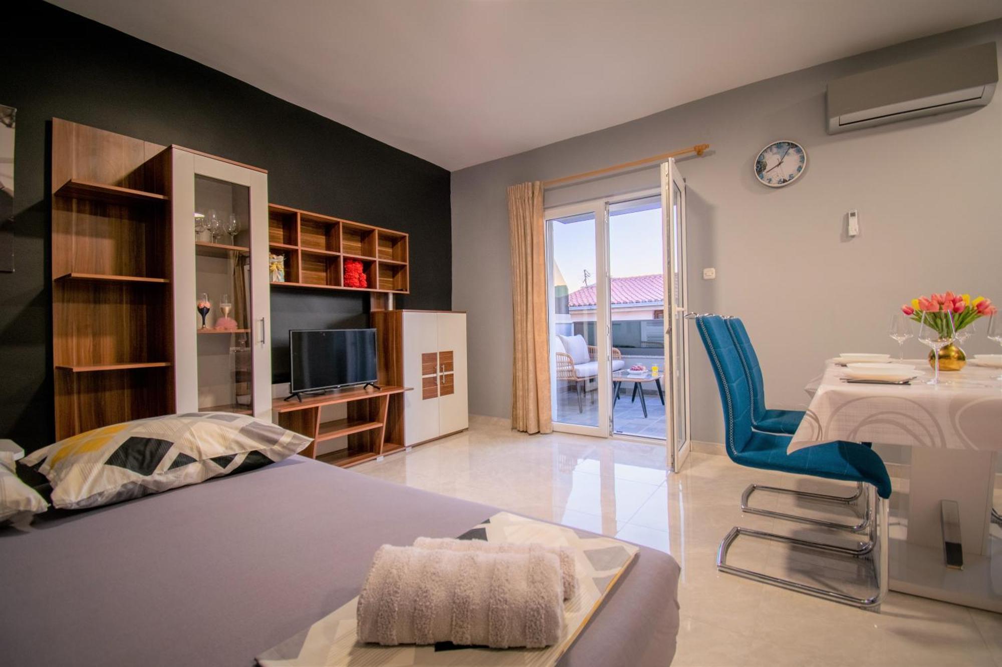 Apartments Hudovernik Baška Voda Eksteriør bilde